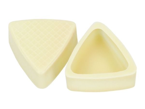 CM Basics 1 Sheet triangle shells white