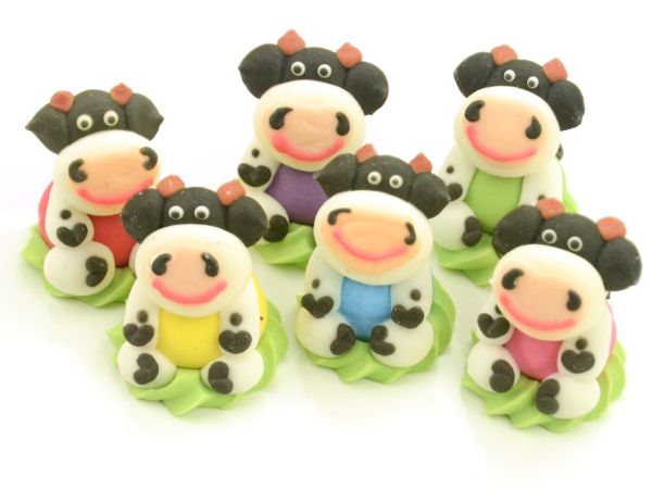 Cake-Masters Cows sitting sugar 6 pieces